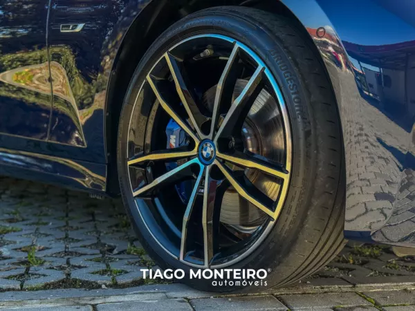 BMW 320 e Pack M Auto (2021-2022) 25