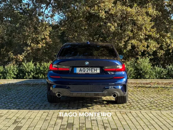 BMW 320 e Pack M Auto (2021-2022) 38