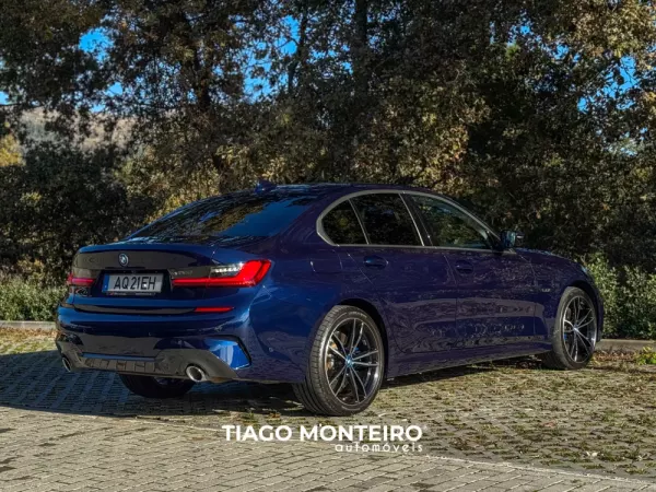 BMW 320 e Pack M Auto (2021-2022) 42