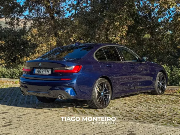 BMW 320 e Pack M Auto (2021-2022) 43