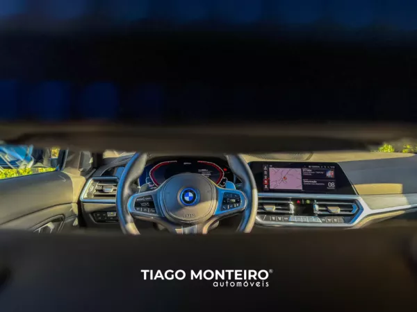 BMW 320 e Pack M Auto (2021-2022) 55