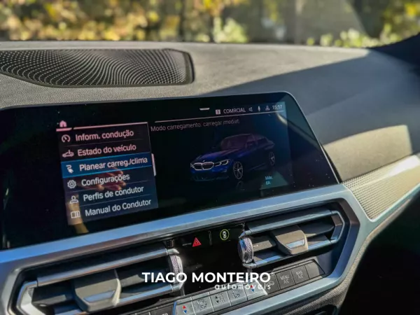 BMW 320 e Pack M Auto (2021-2022) 76