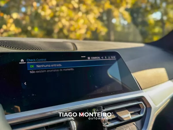 BMW 320 e Pack M Auto (2021-2022) 79