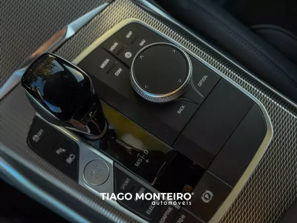 BMW 320 e Pack M Auto (2021-2022) 89