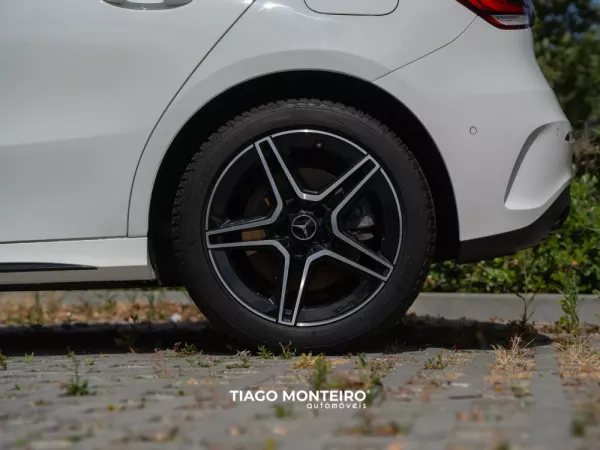Mercedes-Benz CLA 250 Não encontro a versão 8