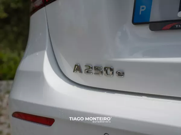 Mercedes-Benz CLA 250 Não encontro a versão 17