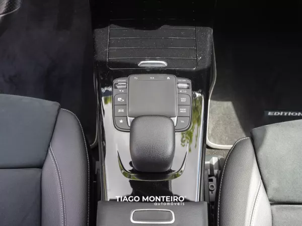 Mercedes-Benz CLA 250 Não encontro a versão 33