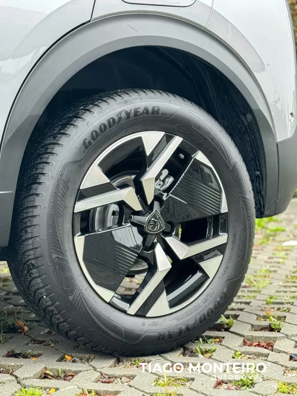 Peugeot 2008 1.2 PureTech GT EAT8 (2023-2024) 5