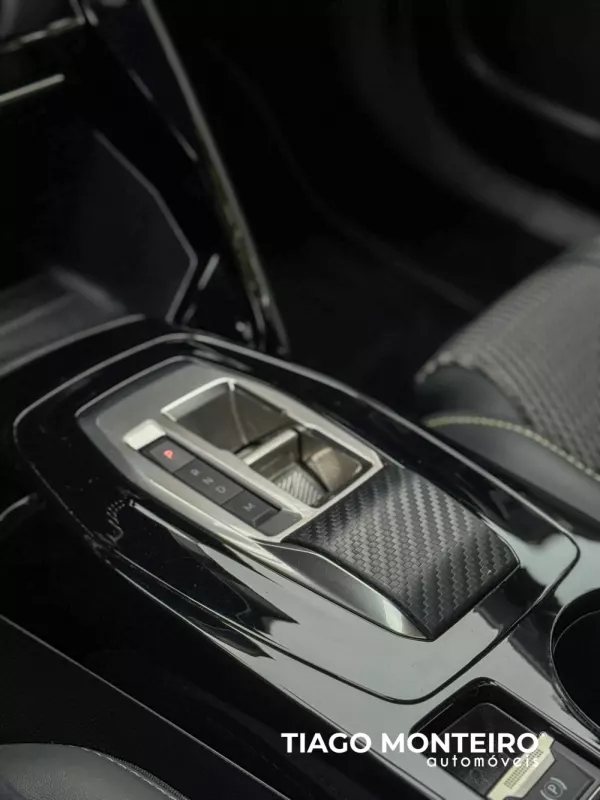 Peugeot 2008 1.2 PureTech GT EAT8 (2023-2024) 16