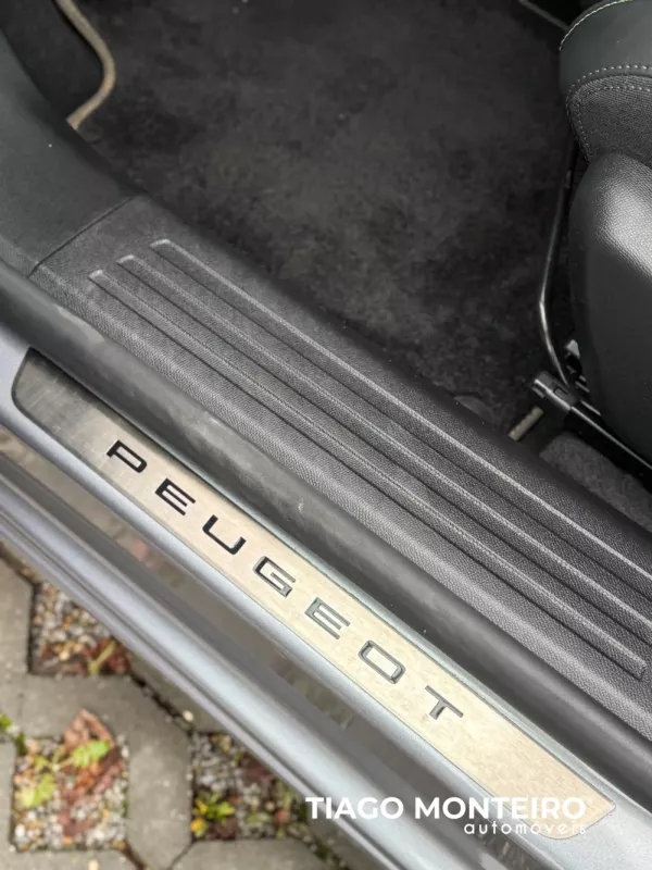 Peugeot 2008 1.2 PureTech GT EAT8 (2023-2024) 55