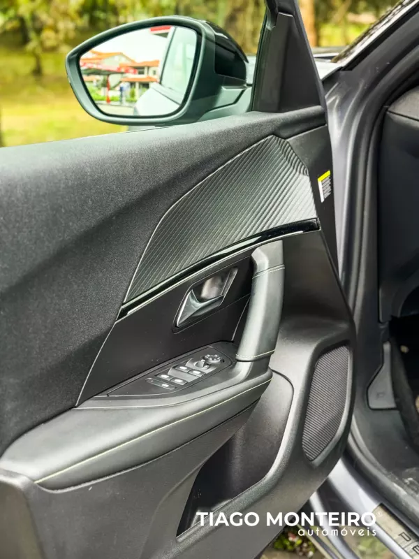 Peugeot 2008 1.2 PureTech GT EAT8 (2023-2024) 56