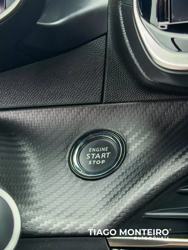 Peugeot 2008 1.2 PureTech GT EAT8 (2023-2024) 61