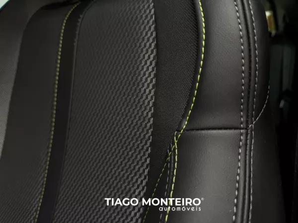 Peugeot 2008 1.2 PureTech GT EAT8 (2023-2024) 81