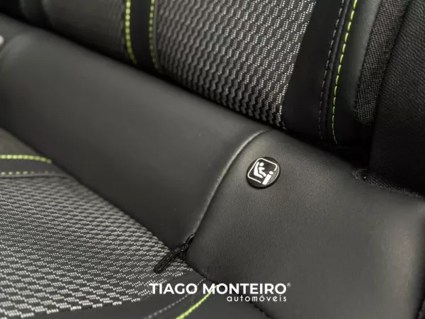 Peugeot 2008 1.2 PureTech GT EAT8 (2023-2024) 84