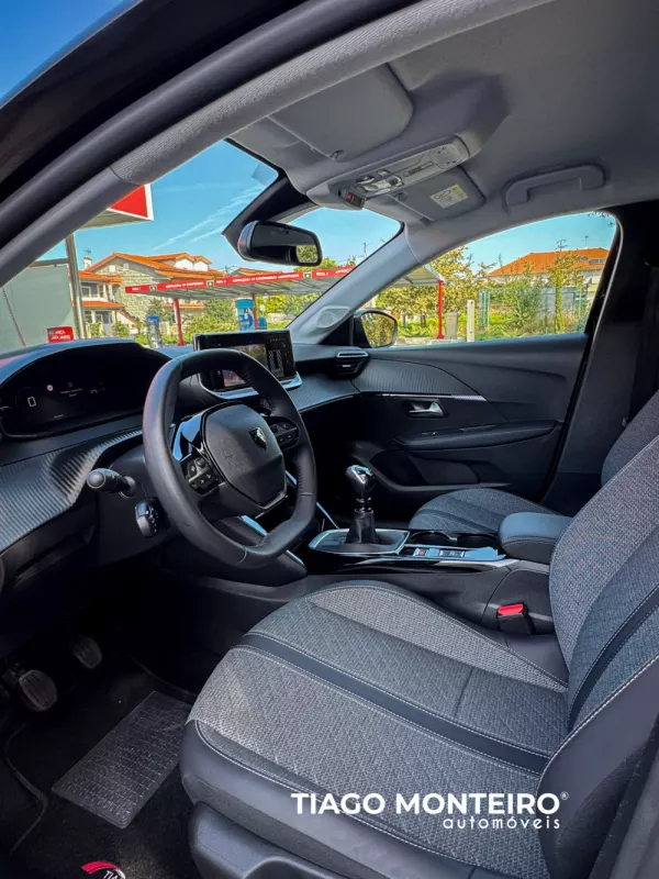 Peugeot 208 1.2 PureTech Allure (2023-2025) 3