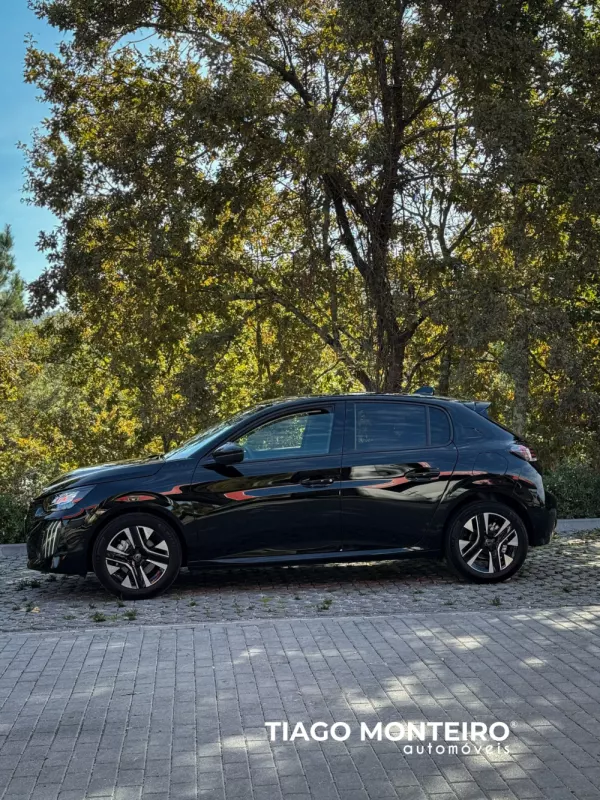 Peugeot 208 1.2 PureTech Allure (2023-2025) 10