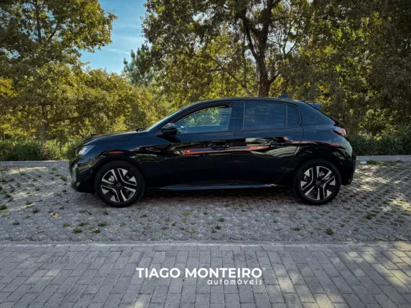 Peugeot 208 1.2 PureTech Allure (2023-2025) 12