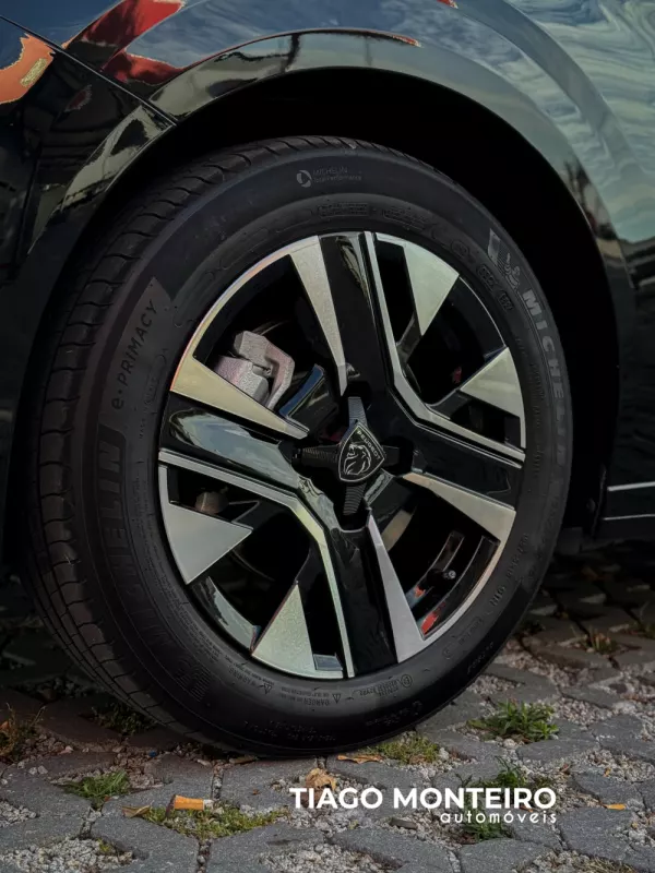 Peugeot 208 1.2 PureTech Allure (2023-2025) 31