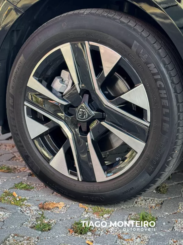 Peugeot 208 1.2 PureTech Allure (2023-2025) 34