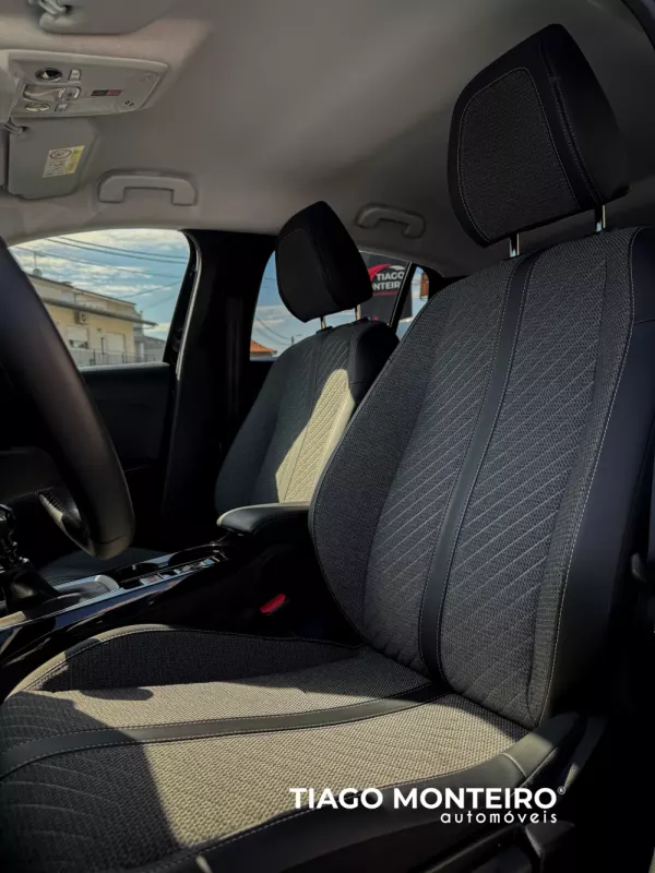 Peugeot 208 1.2 PureTech Allure (2023-2025) 86