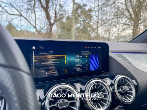 Mercedes-Benz GLA 250 e AMG Line 52