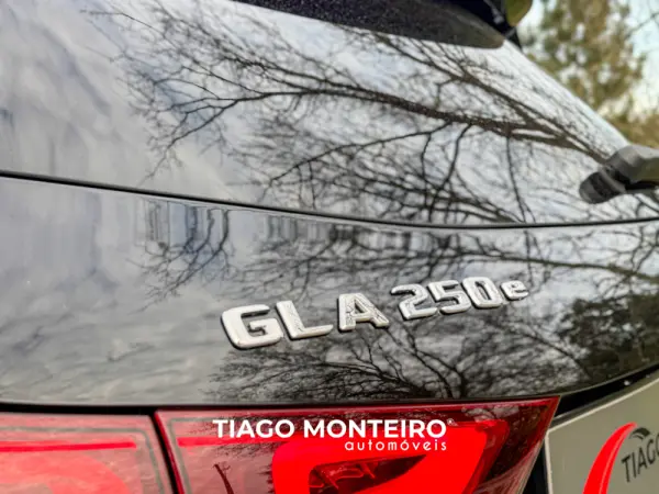 Mercedes-Benz GLA 250 e AMG Line 11