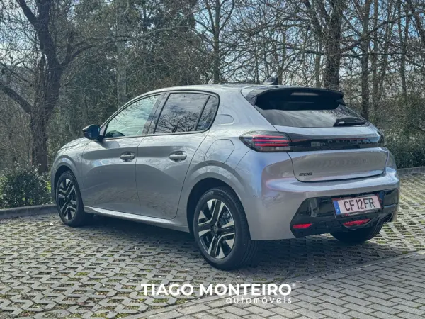 Peugeot 208 1.2 PureTech Allure 16