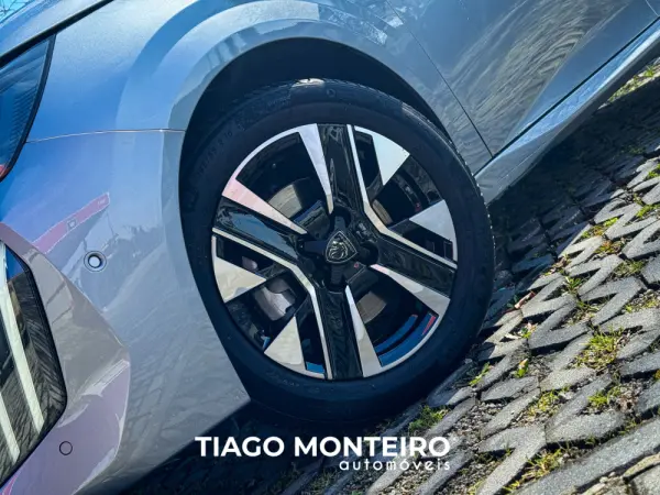 Peugeot 208 1.2 PureTech Allure 13