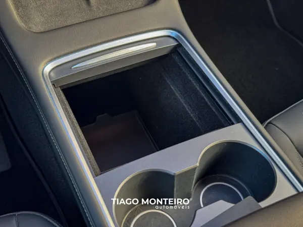 Tesla Model Y Tração Traseira 73