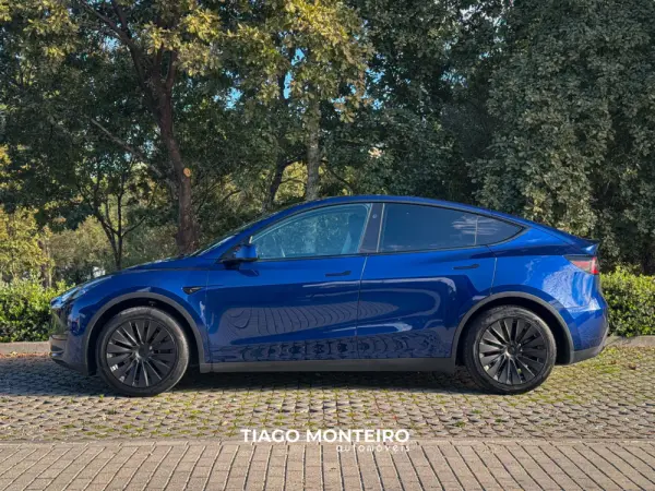 Tesla Model Y Tração Traseira 3