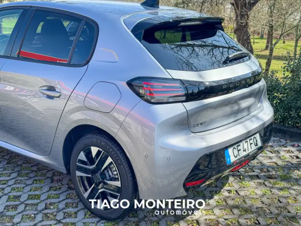 Peugeot 208 1.2 PureTech Allure 8