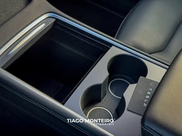 Tesla Model Y Tração Traseira 75