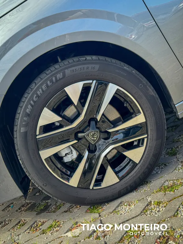 Peugeot 208 1.2 PureTech Allure 18