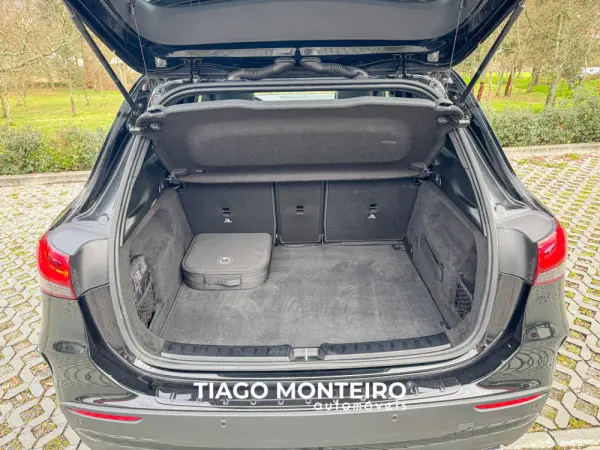 Mercedes-Benz GLA 250 e AMG Line 41