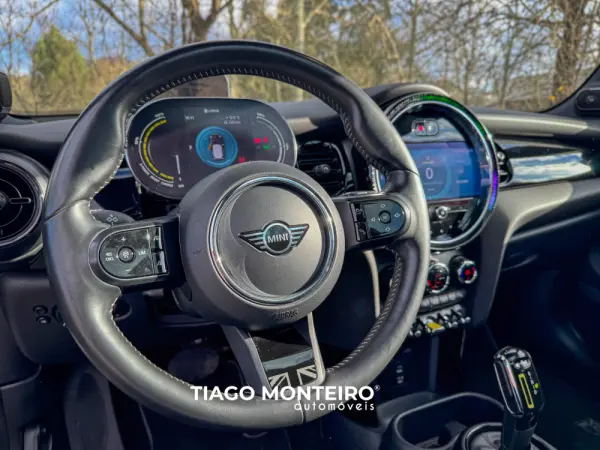 MINI 3 Portas Cooper SE Premium P. Yours 28