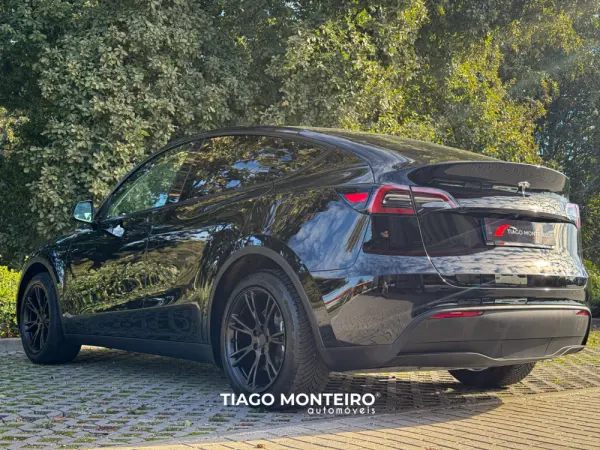 Tesla Model Y Tração Traseira 32