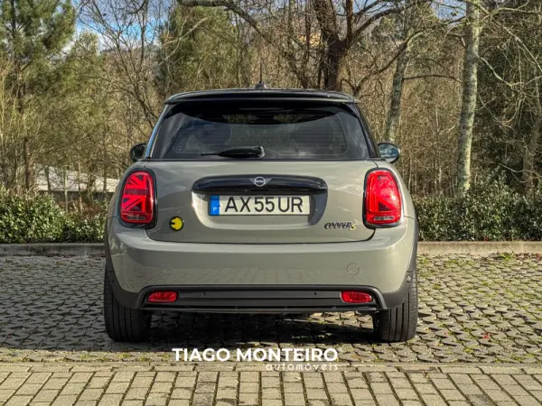 MINI 3 Portas Cooper SE Premium P. Yours 16