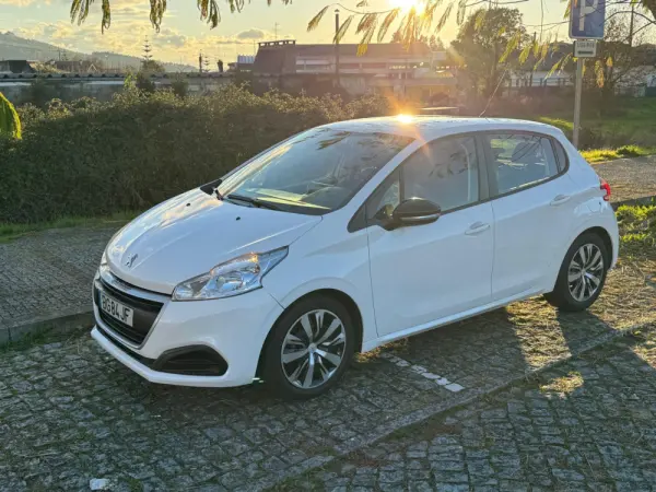 Peugeot 208 1.2 Puretech Active 15
