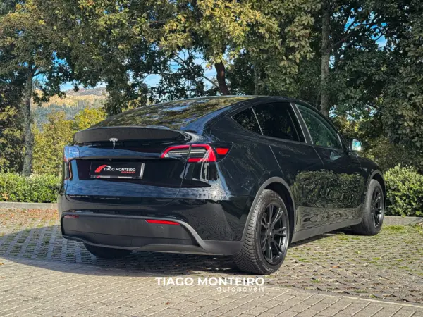Tesla Model Y Tração Traseira 33