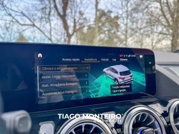 Mercedes-Benz GLA 250 e AMG Line 54