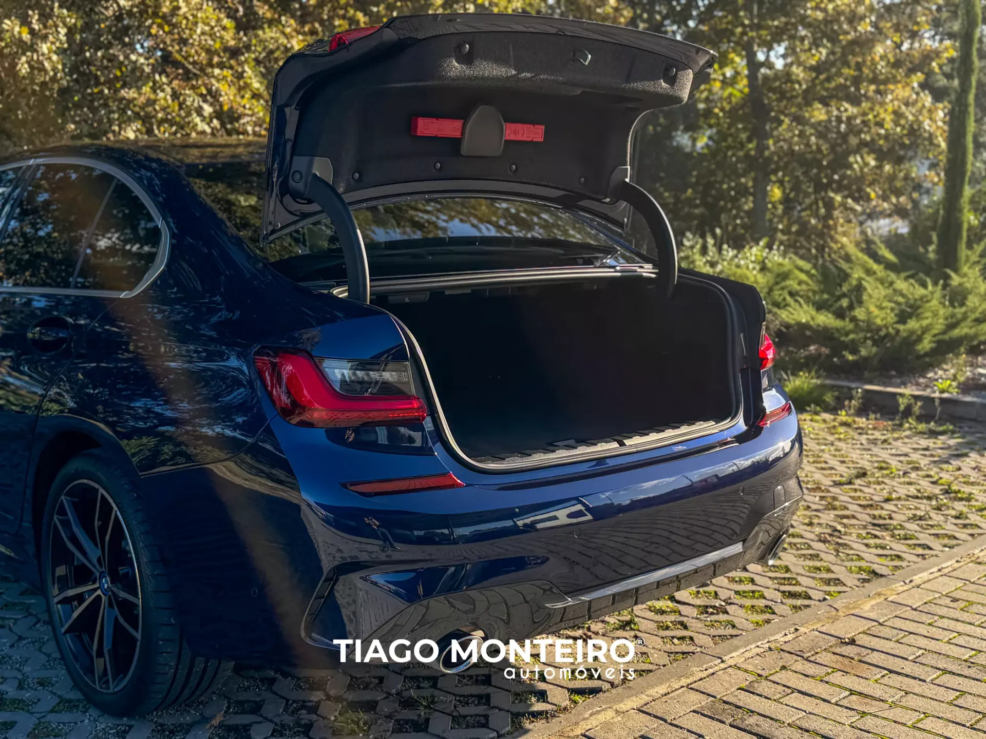 BMW 320 e Pack M Auto (2021-2022) 67