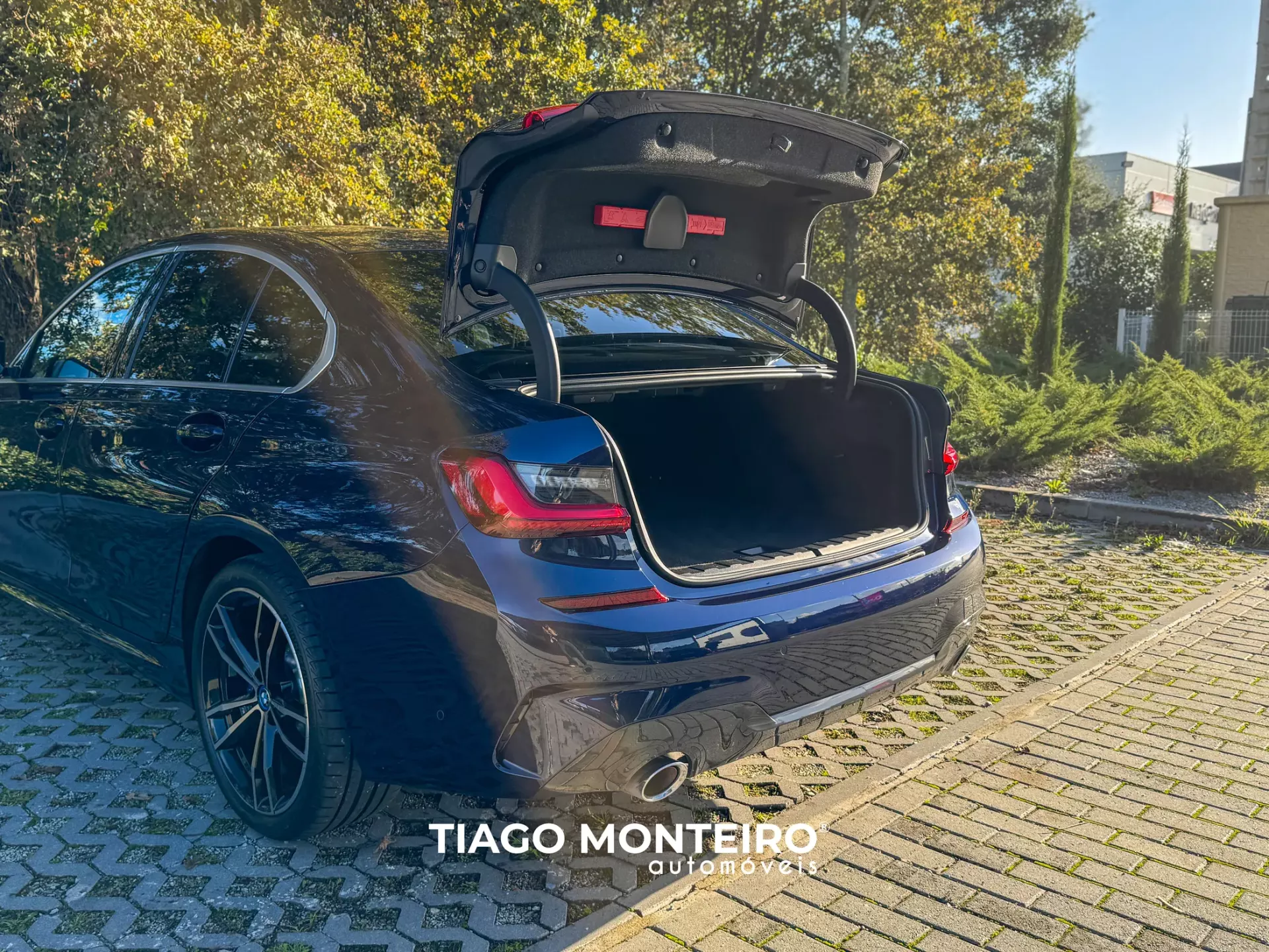 BMW 320 e Pack M Auto (2021-2022) 68