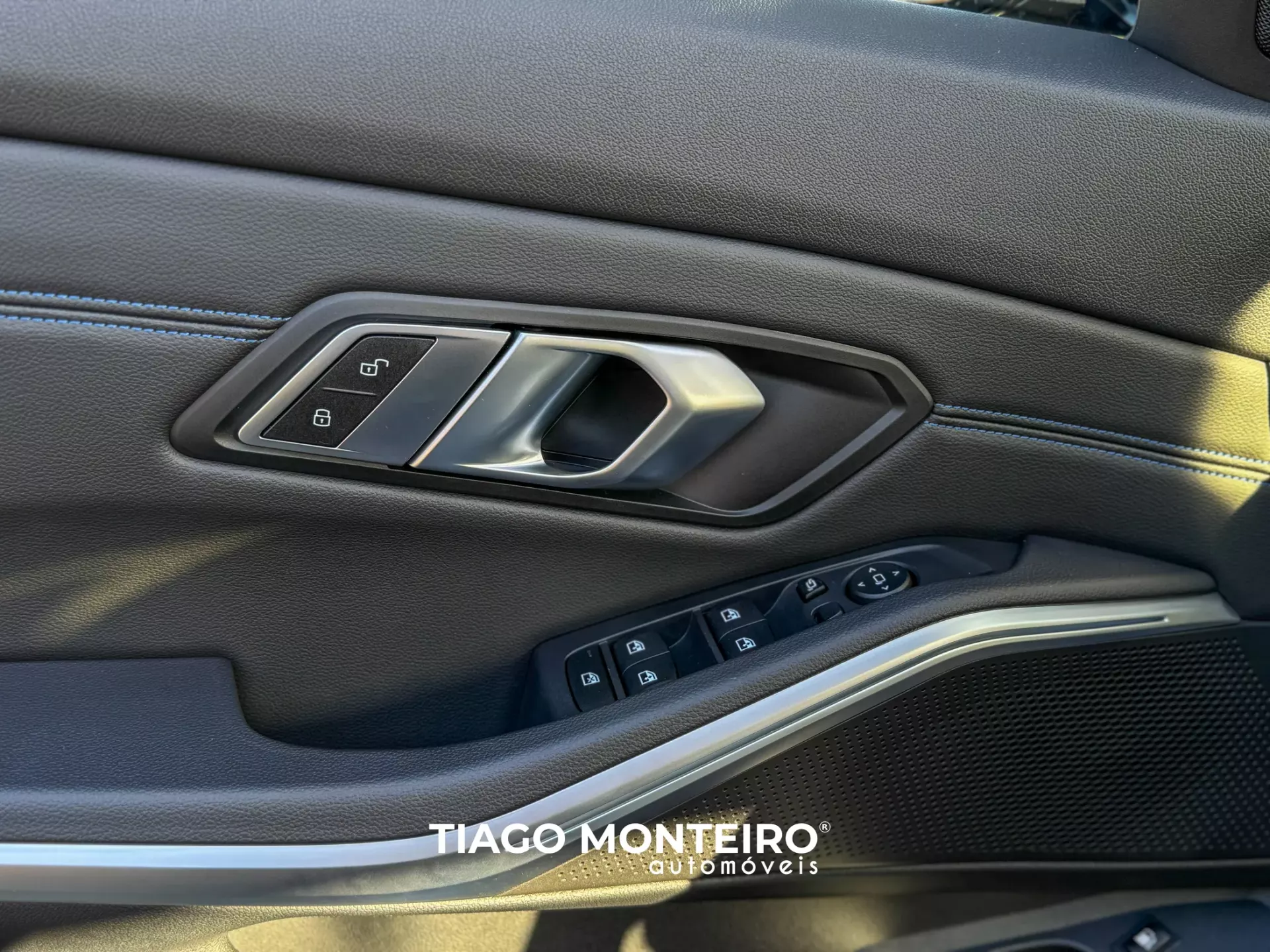 BMW 320 e Pack M Auto (2021-2022) 82