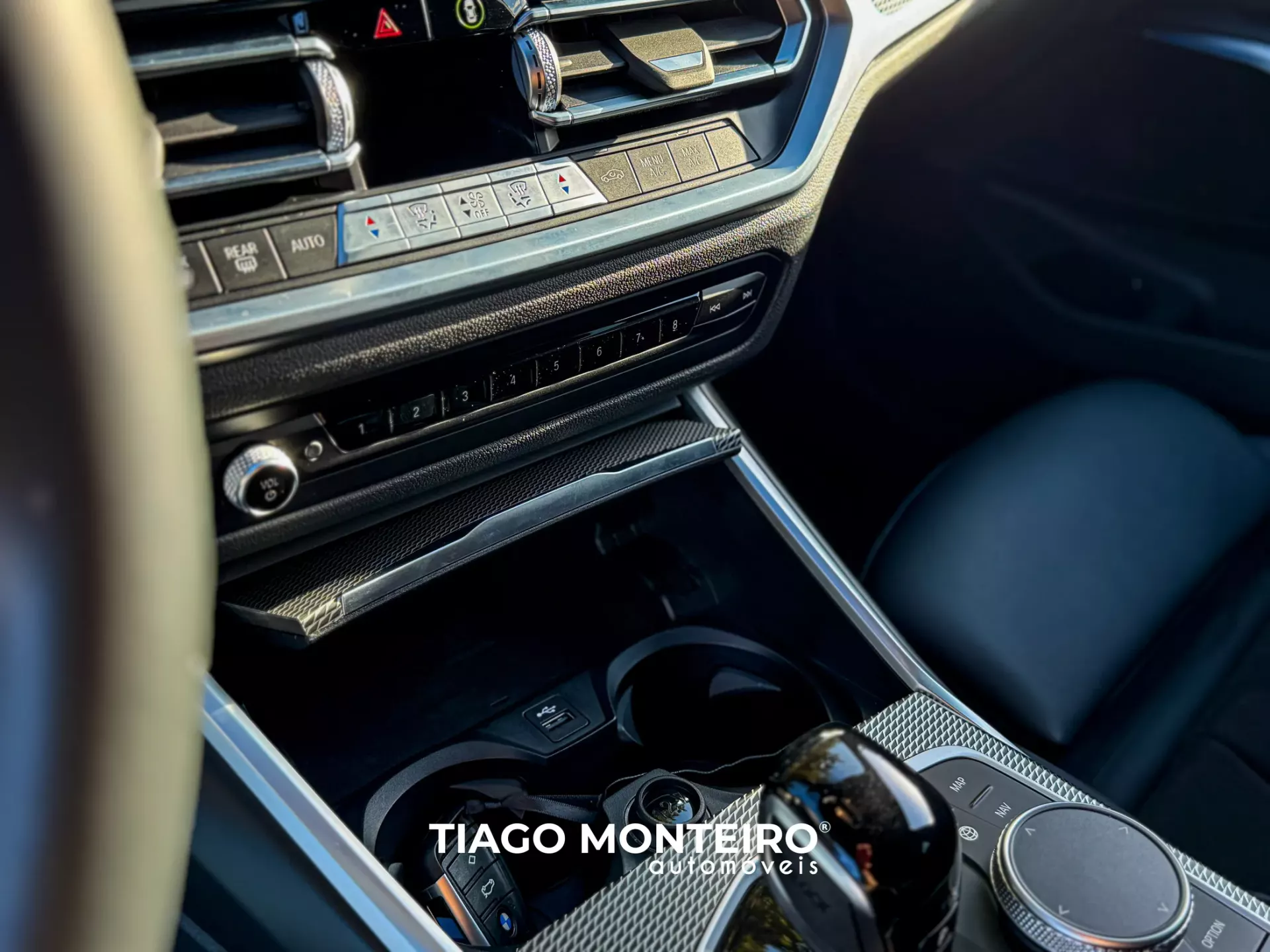 BMW 320 e Pack M Auto (2021-2022) 86