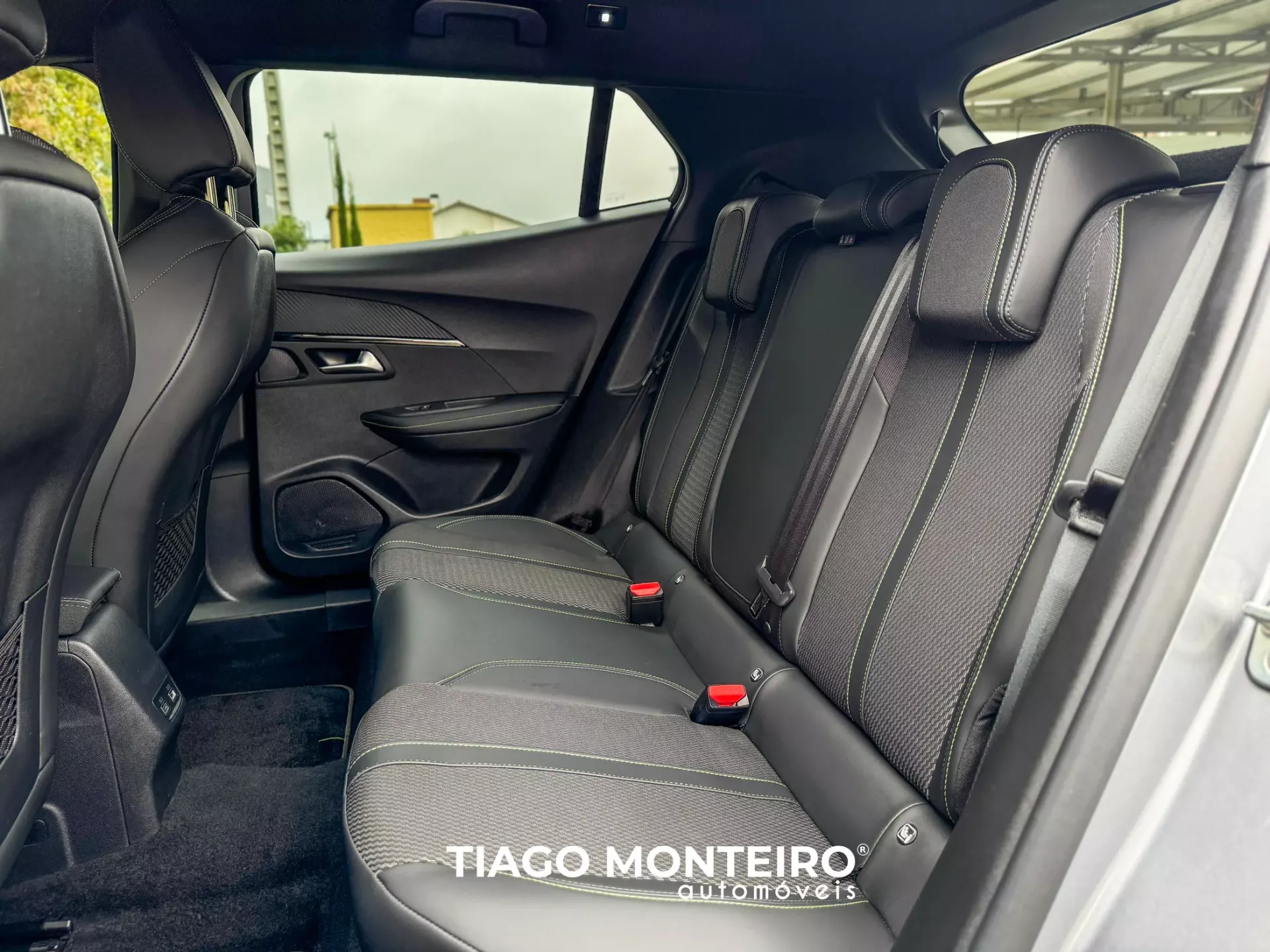 Peugeot 2008 1.2 PureTech GT EAT8 (2023-2024) 82