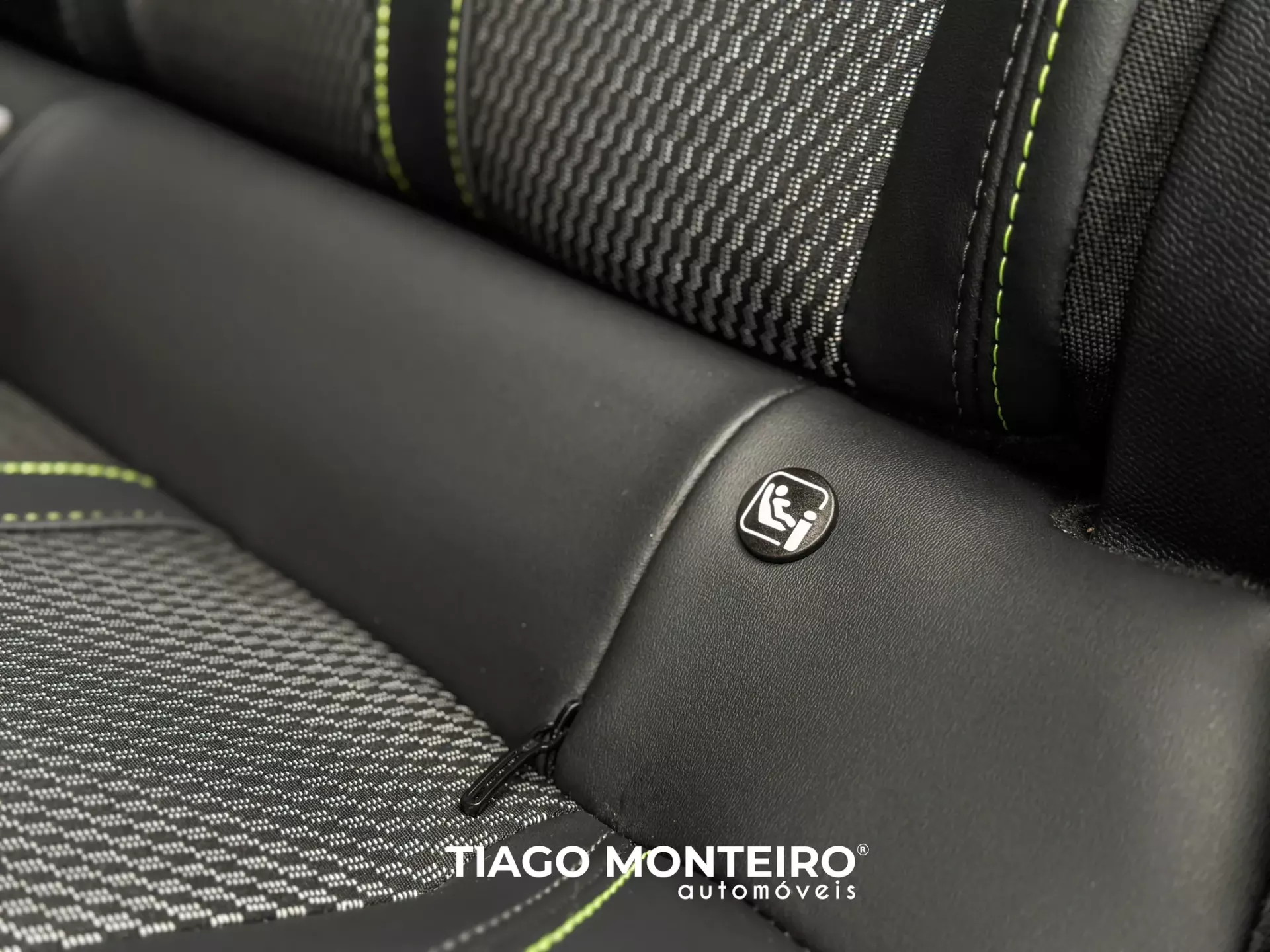 Peugeot 2008 1.2 PureTech GT EAT8 (2023-2024) 84