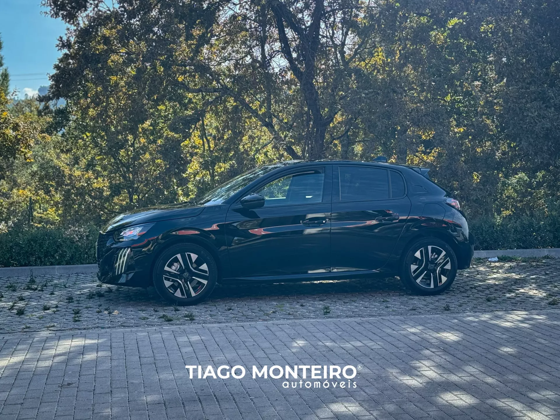 Peugeot 208 1.2 PureTech Allure (2023-2025) 11