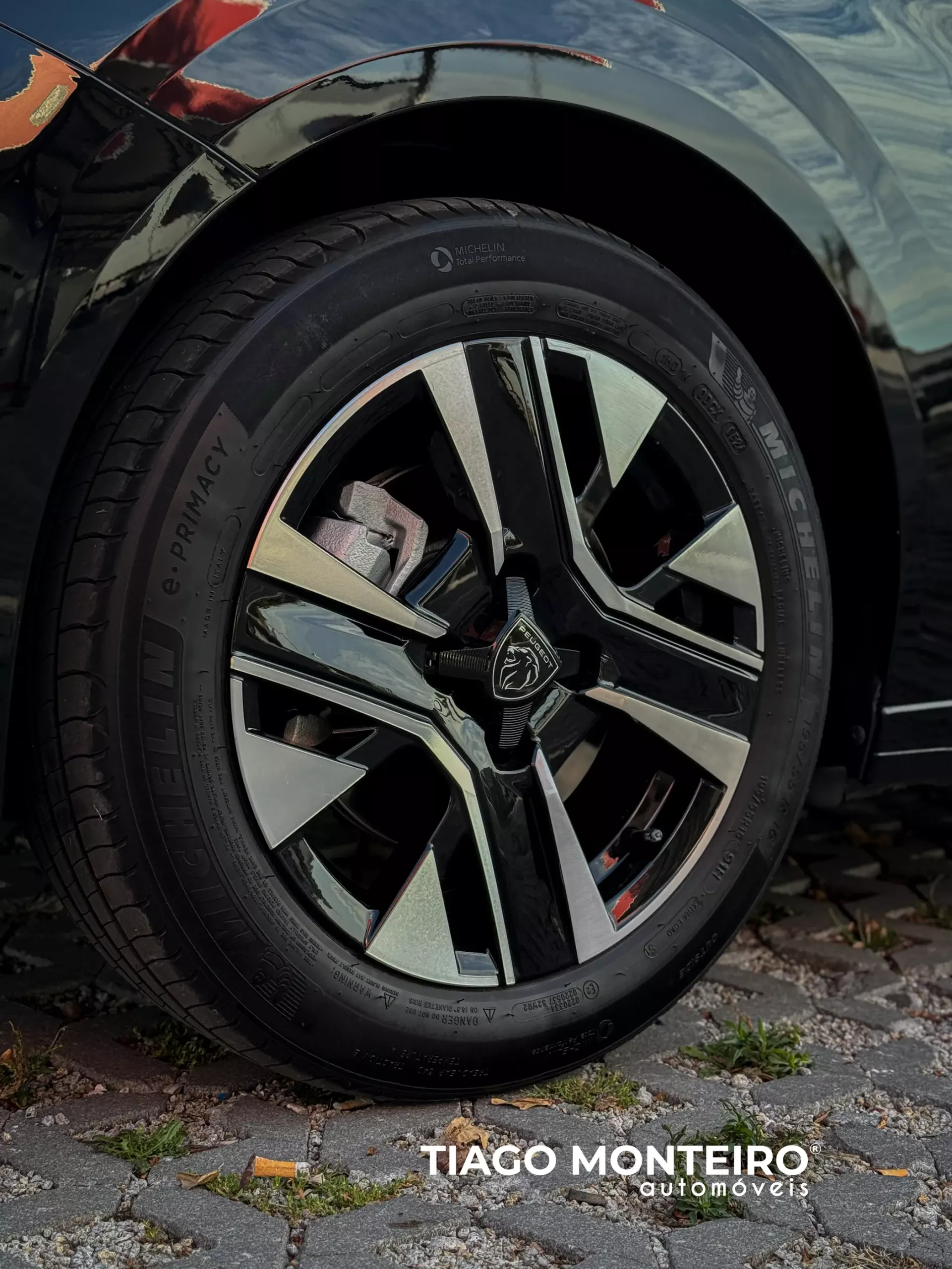 Peugeot 208 1.2 PureTech Allure (2023-2025) 31