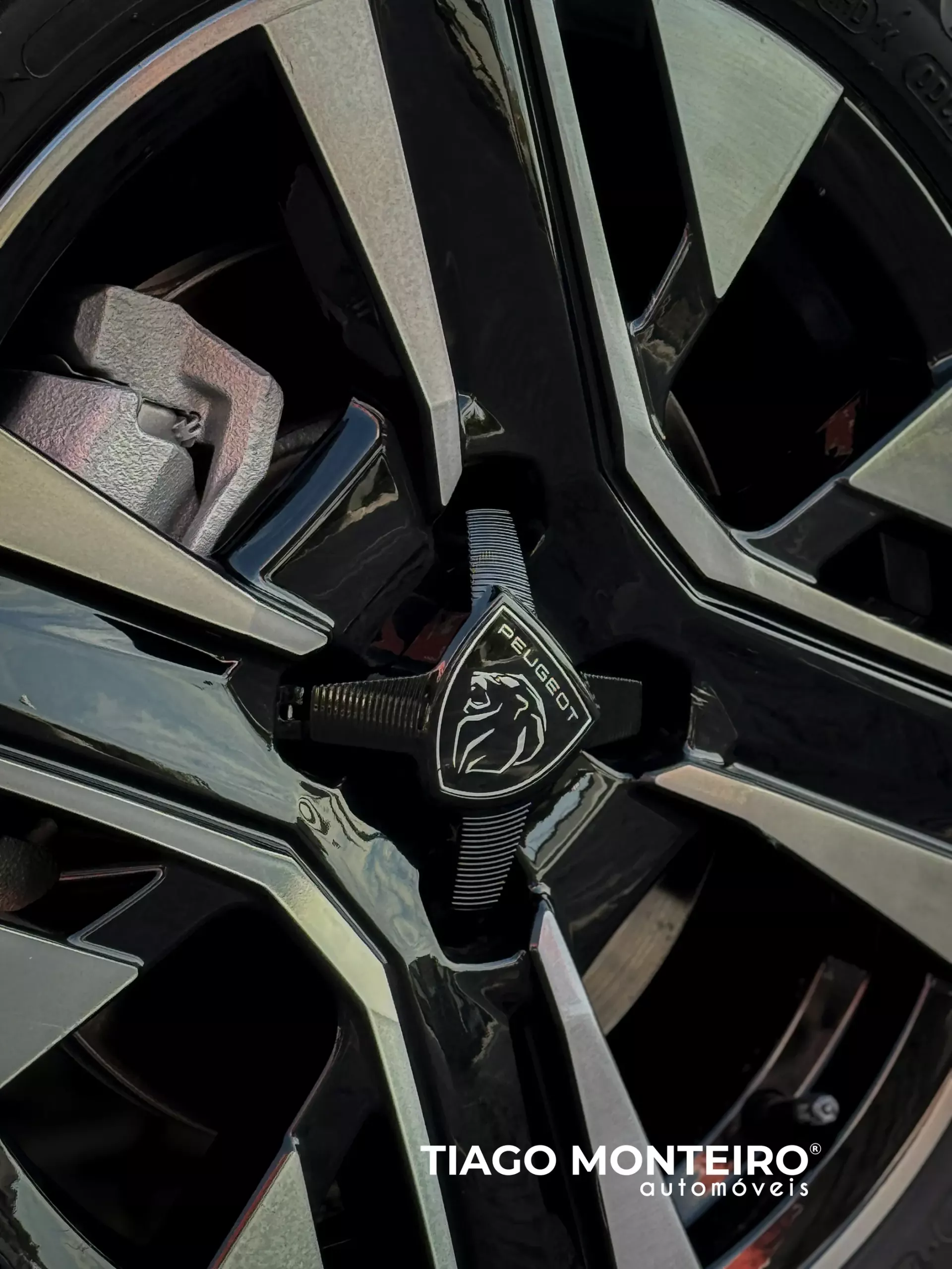 Peugeot 208 1.2 PureTech Allure (2023-2025) 32