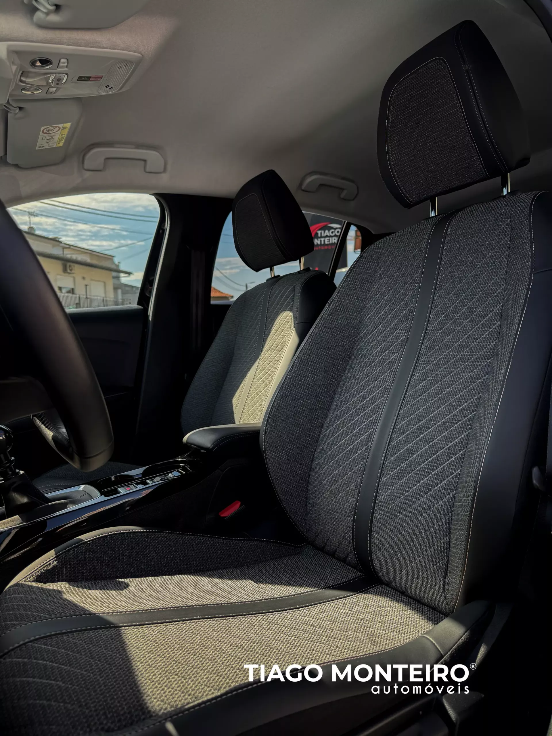 Peugeot 208 1.2 PureTech Allure (2023-2025) 86